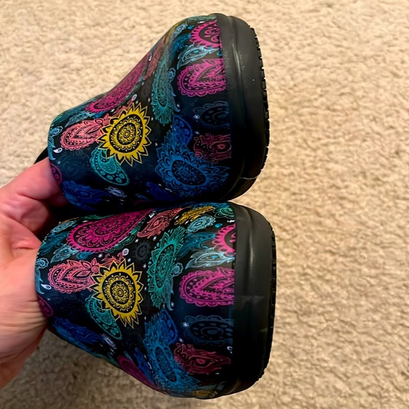 Crocs Clogs - Picture 5 of 6